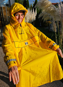 HOCK Premium „E-Bike Poncho“, Regenponcho mit Ärmel für Fahrrad und E-Bike, für Helme geeignet - Regencape 100,0% wasserdicht, Fahrradponcho für Herren & Damen